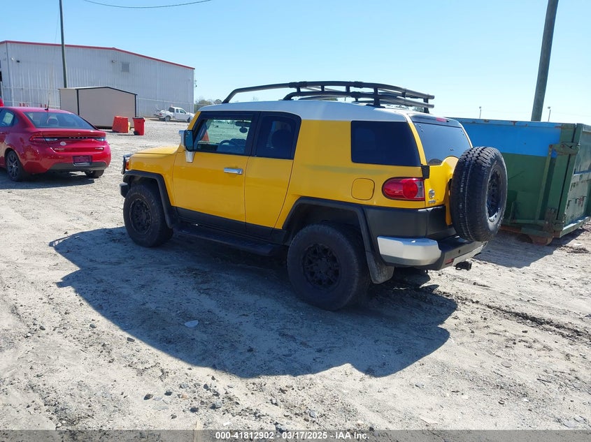 2007 TOYOTA FJ CRUISER VIN: JTEBU11F270014820