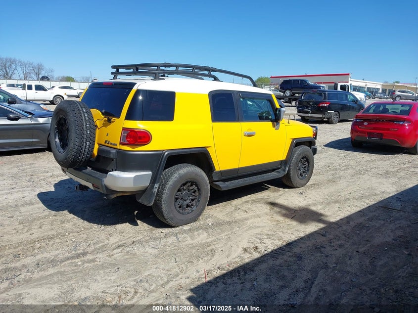 2007 TOYOTA FJ CRUISER VIN: JTEBU11F270014820
