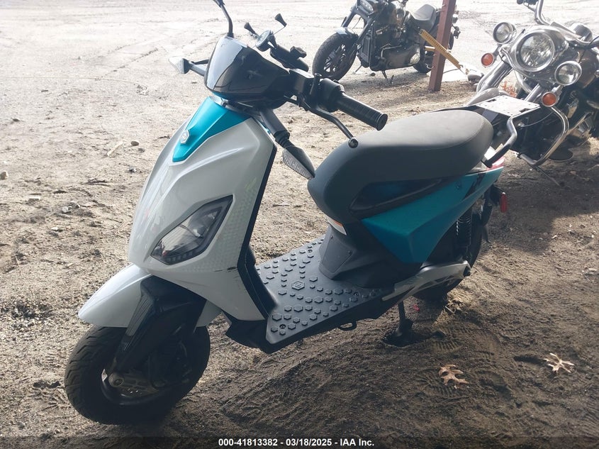 2022 PIAGGIO 1(VIN: ZAPME1EB0N4000100