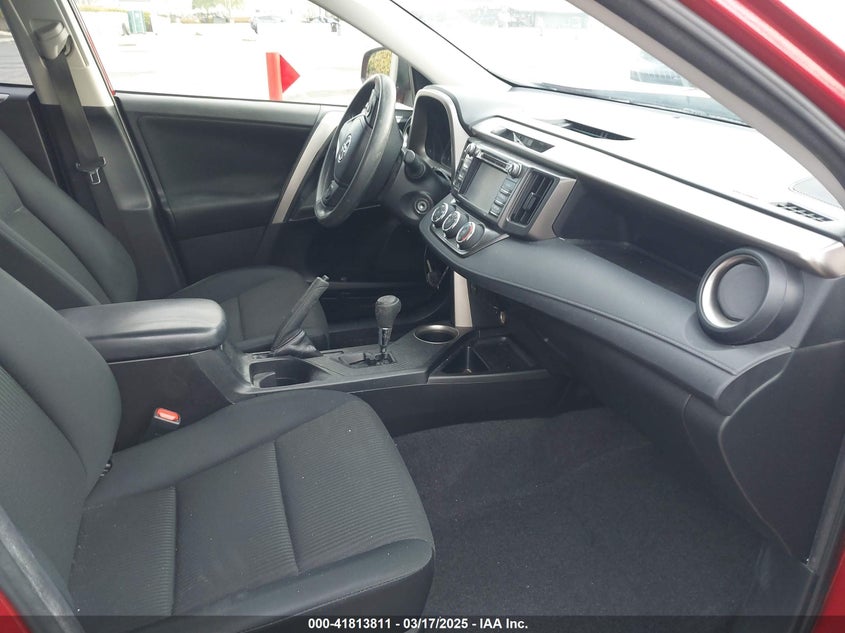 2014 TOYOTA RAV4 LE - JTMZFREV2EJ021870