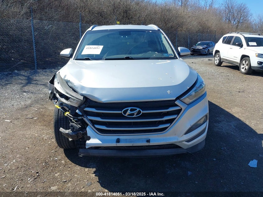 2017 HYUNDAI TUCSON SE - KM8J3CA48HU540372