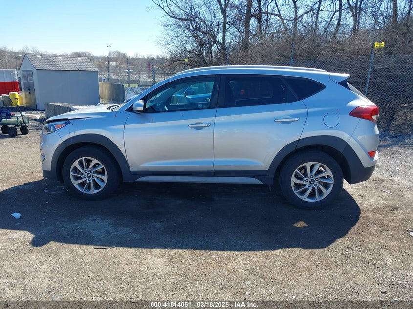 2017 HYUNDAI TUCSON SE - KM8J3CA48HU540372