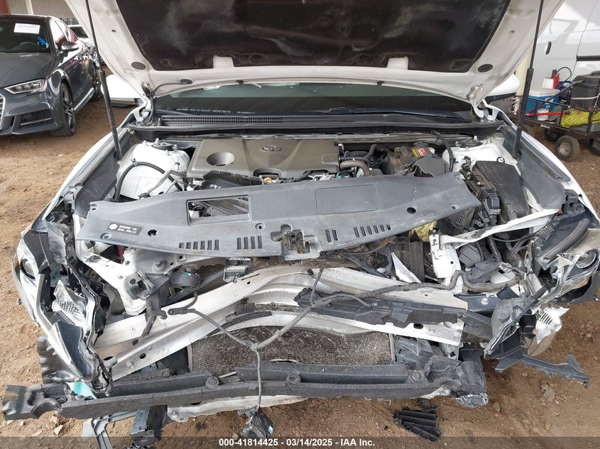 2018 TOYOTA CAMRY VIN: 4T1B11HKXJU621978