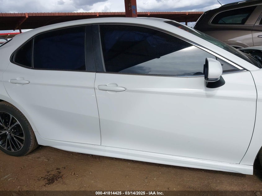 2018 TOYOTA CAMRY VIN: 4T1B11HKXJU621978