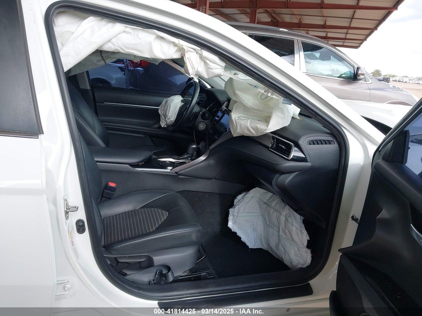 2018 TOYOTA CAMRY VIN: 4T1B11HKXJU621978