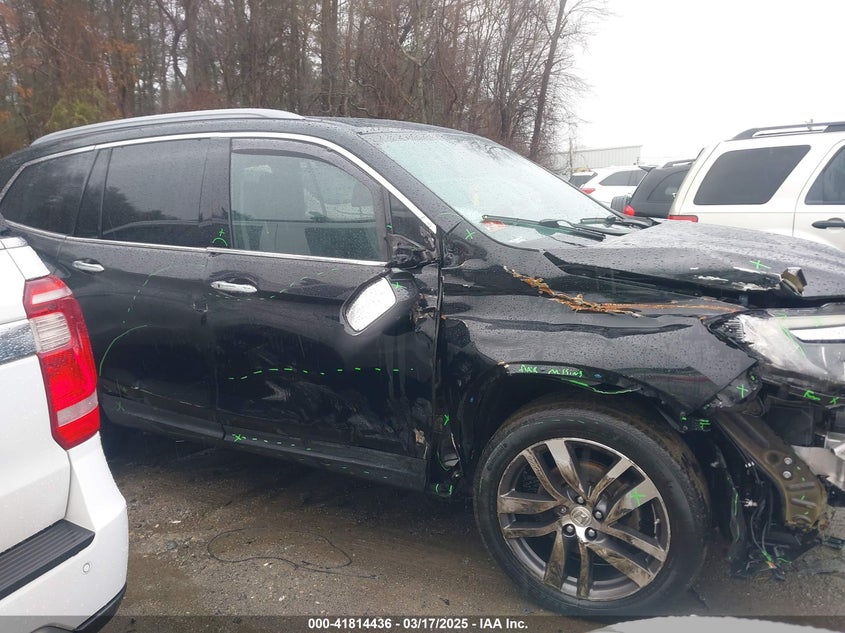 2017 Honda Pilot Elite VIN: 5FNYF6H00HB013806 Lot: 41814436