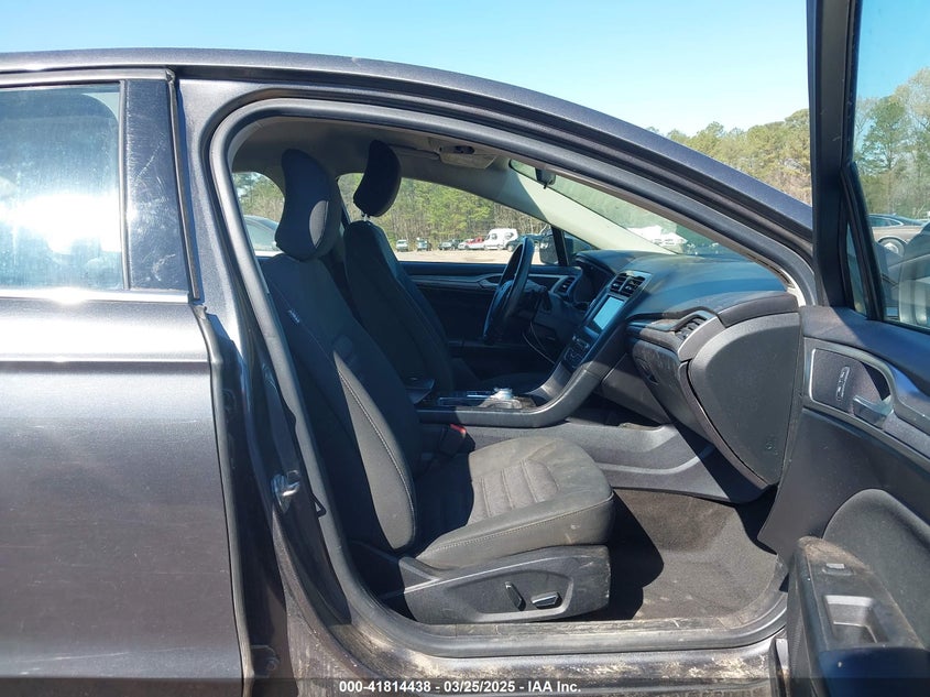 VIN 3FA6P0HD0JR283228 2018 FORD FUSION SE