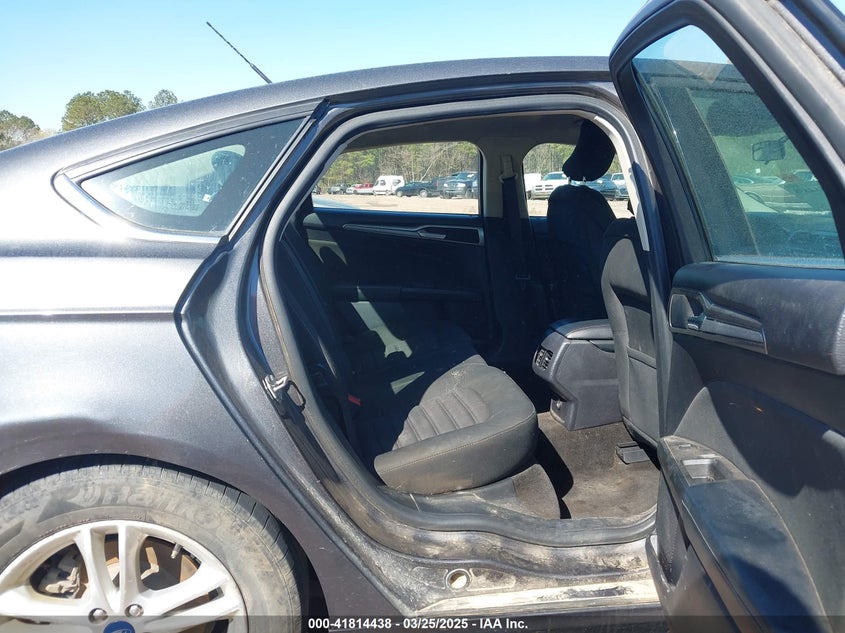 VIN 3FA6P0HD0JR283228 2018 FORD FUSION SE