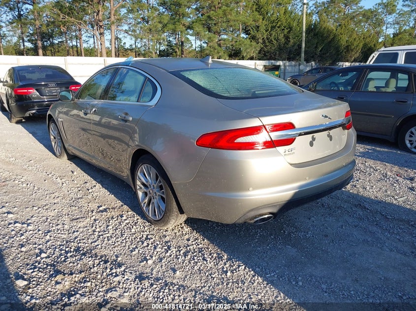 2013 JAGUAR XF VIN: SAJWA0E72D8S90702