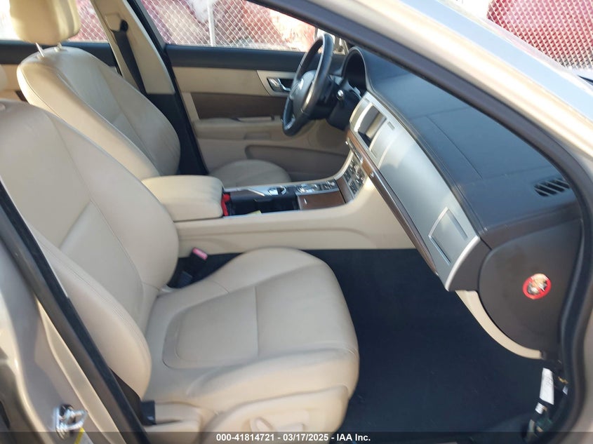 2013 JAGUAR XF VIN: SAJWA0E72D8S90702