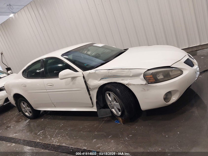 2008 PONTIAC GRAND PRIX VIN: 2G2WP552X81132815