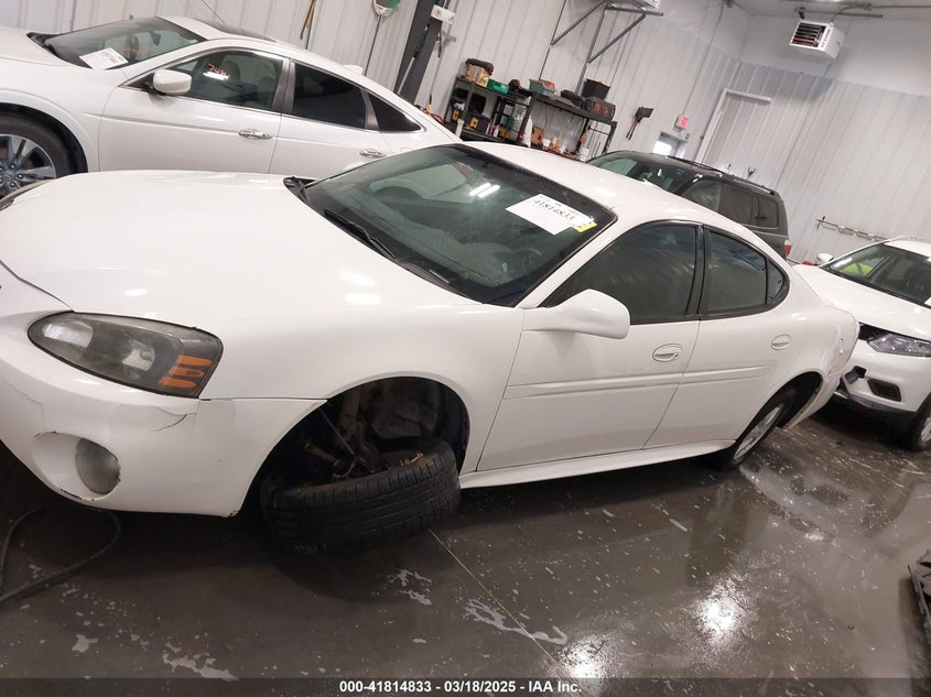 2008 PONTIAC GRAND PRIX VIN: 2G2WP552X81132815