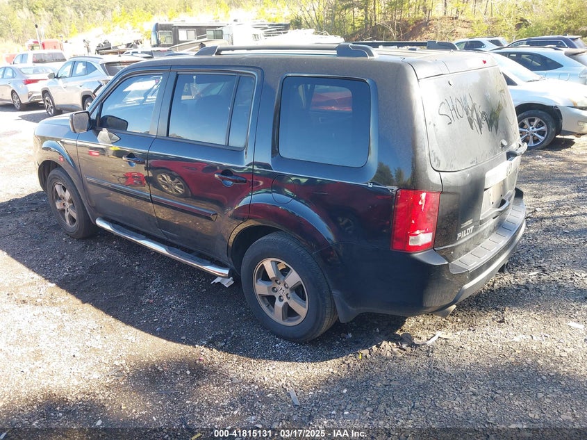 2011 HONDA PILOT VIN: 5FNYF3H52BB001948