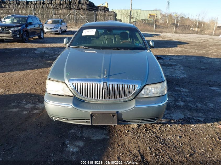 2006 Lincoln Town Car Signature Limited VIN: 1LNHM82W06Y648211 Lot: 41815239