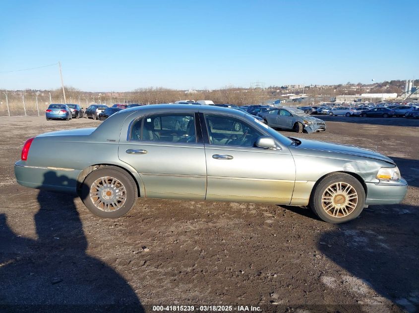 2006 Lincoln Town Car Signature Limited VIN: 1LNHM82W06Y648211 Lot: 41815239