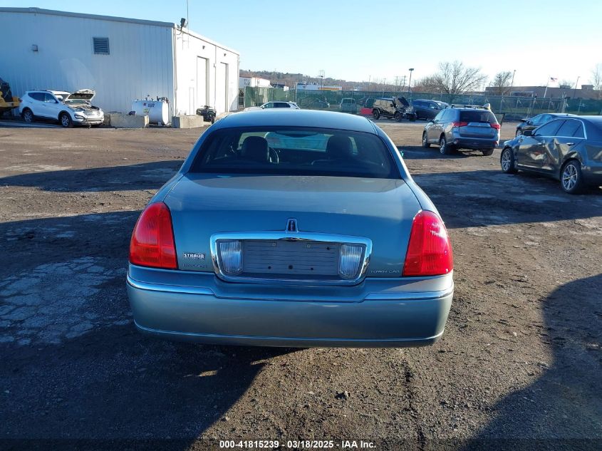 2006 Lincoln Town Car Signature Limited VIN: 1LNHM82W06Y648211 Lot: 41815239