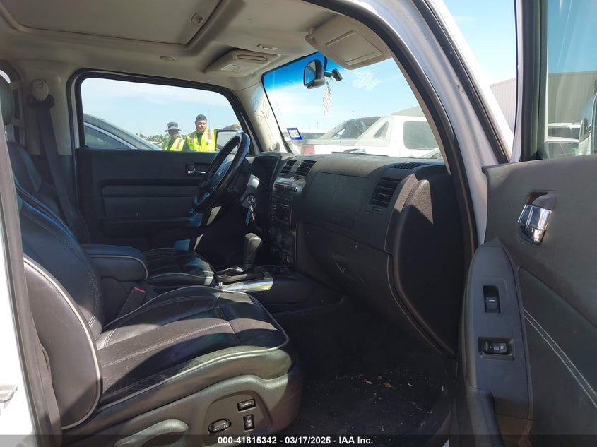 2007 HUMMER H3 SUV VIN: 5GTDN13E078255851