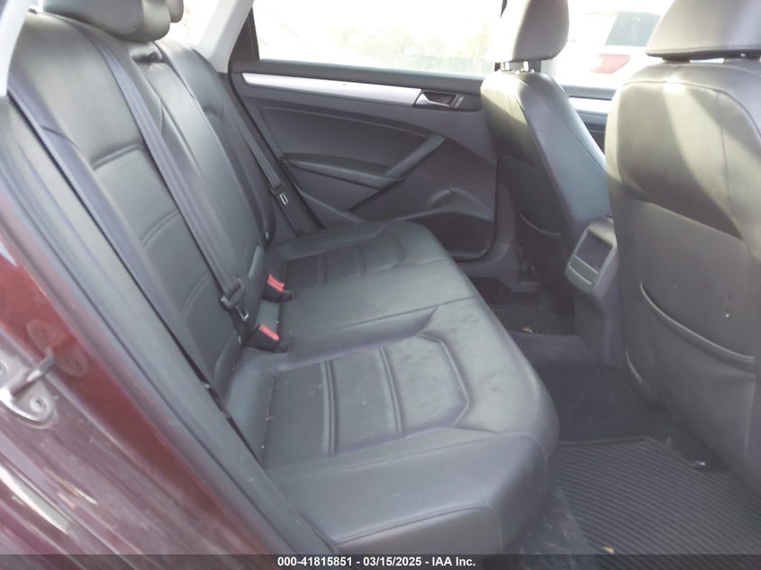 2012 VOLKSWAGEN PASSAT VIN: 1VWBP7A33CC091500