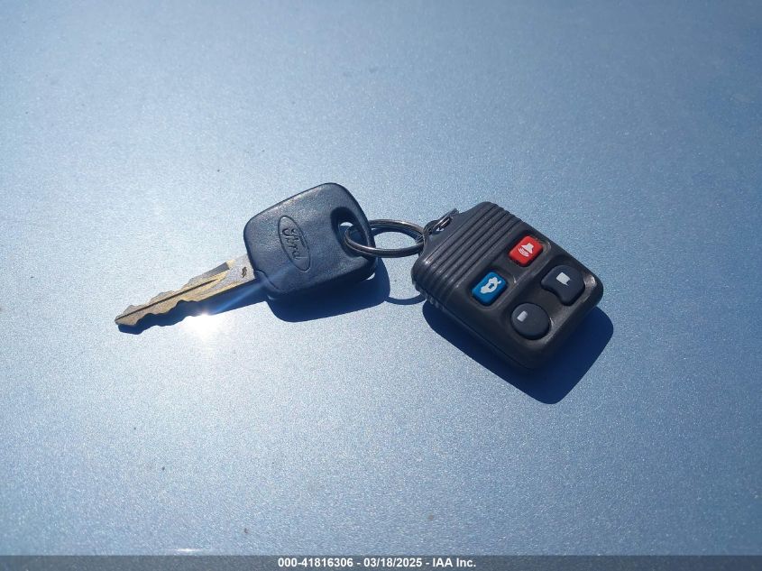 2001 Ford Crown Victoria Lx VIN: 2FAFP74W61X112307 Lot: 41816306