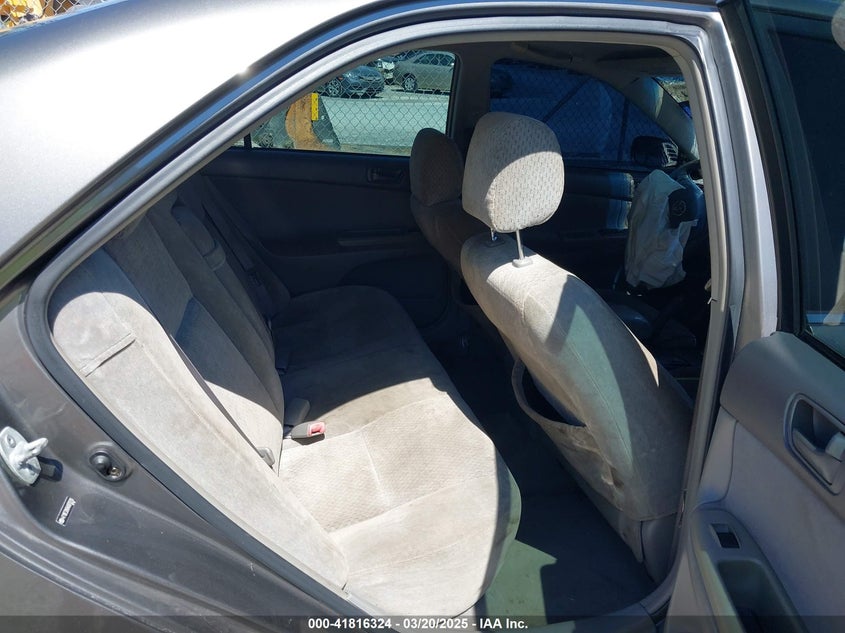 2004 Toyota Camry Le VIN: 4T1BE32K64U870310 Lot: 41816324