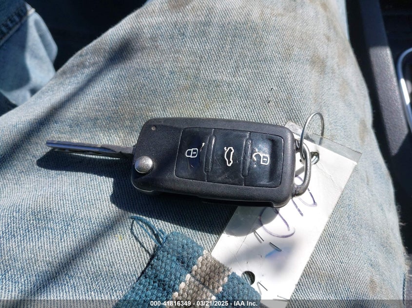 2011 Volkswagen Jetta 2.5L Se VIN: 3VWBZ7AJ1BM027204 Lot: 41816349