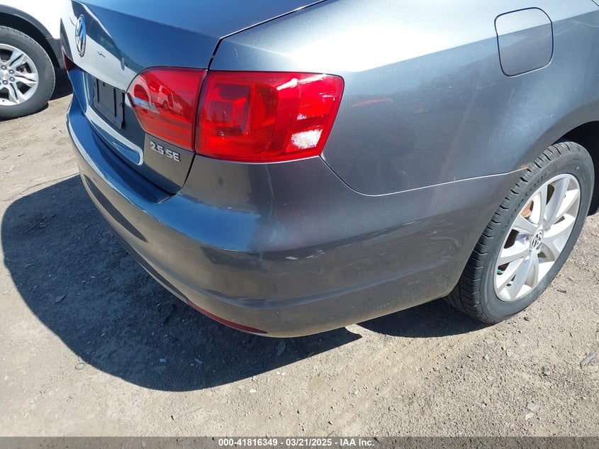 2011 Volkswagen Jetta 2.5L Se VIN: 3VWBZ7AJ1BM027204 Lot: 41816349