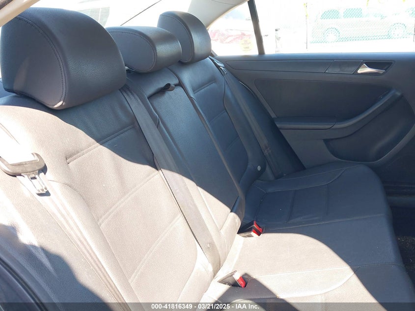 2011 Volkswagen Jetta 2.5L Se VIN: 3VWBZ7AJ1BM027204 Lot: 41816349