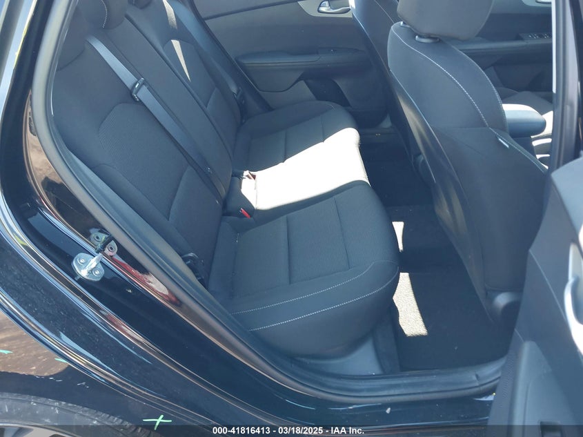 2021 KIA FORTE VIN: 3KPF24AD1ME326593