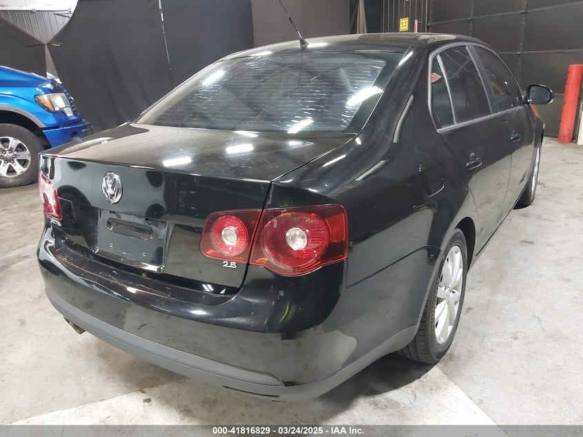 2010 VOLKSWAGEN JETTA VIN: 3VWRZ7AJ3AM157188