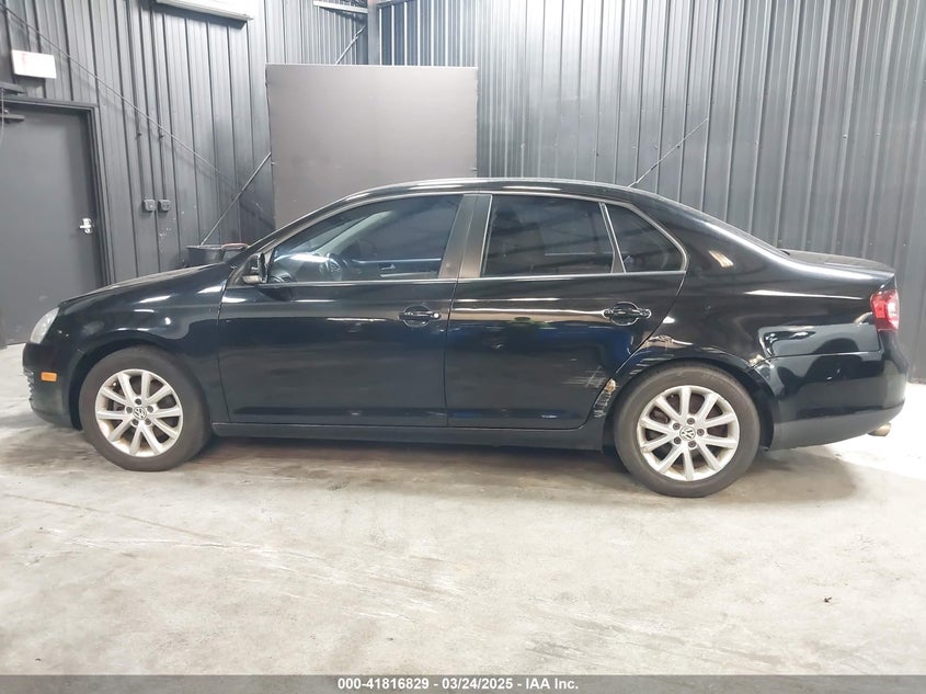 2010 VOLKSWAGEN JETTA VIN: 3VWRZ7AJ3AM157188