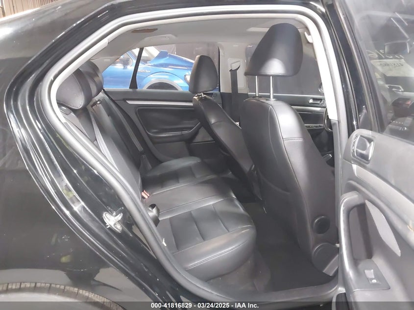2010 VOLKSWAGEN JETTA VIN: 3VWRZ7AJ3AM157188