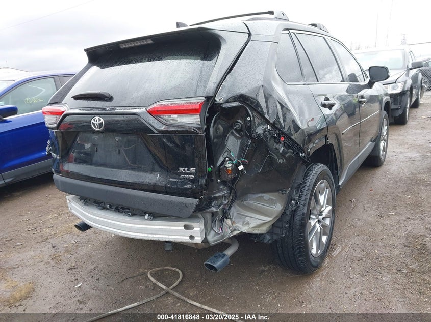 2022 TOYOTA RAV4 XLE PREMIUM - 2T3A1RFV2NC320305