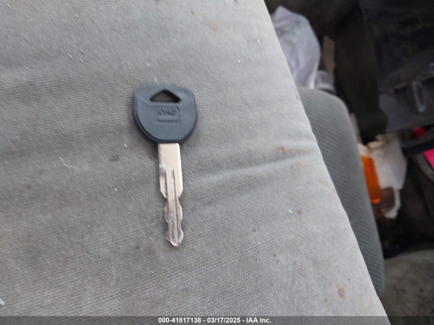 1996 Honda Accord Lx VIN: 1HGCD7237TA038598 Lot: 41817138