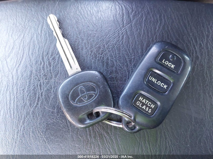 2010 TOYOTA YARIS VIN: JTDKT4K32A5309116