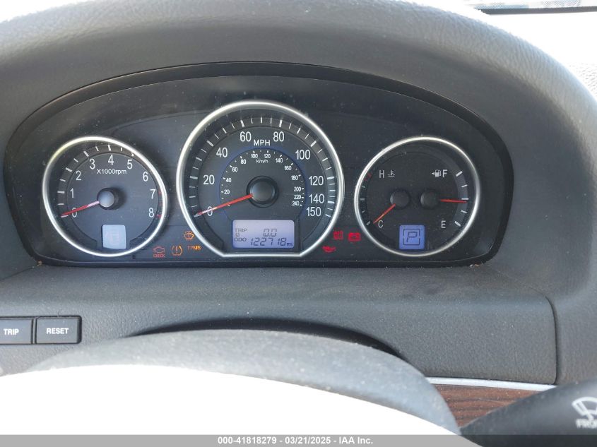 2011 Hyundai Veracruz Gls VIN: KM8NUDCC5BU172829 Lot: 41818279