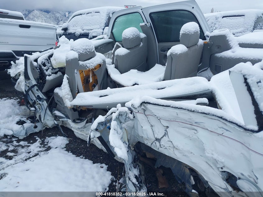 2003 GMC Yukon Denali white suv gasoline 1GKEK63U53J115052 photo #4