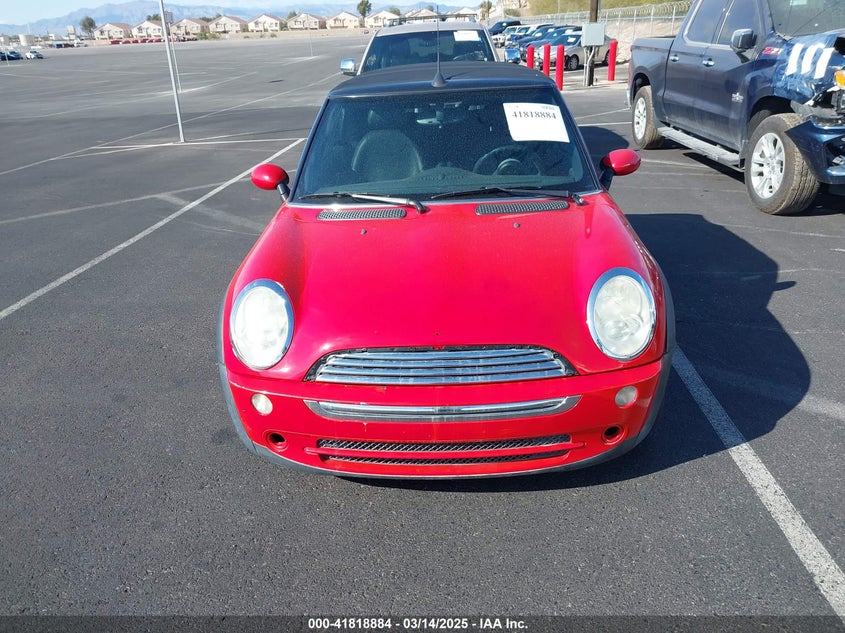 2007 MINI COOPER VIN: WMWRF33527TG17570