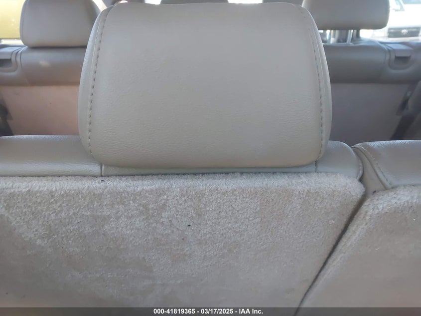 2006 HONDA PILOT VIN: 5FNYF28626B016118