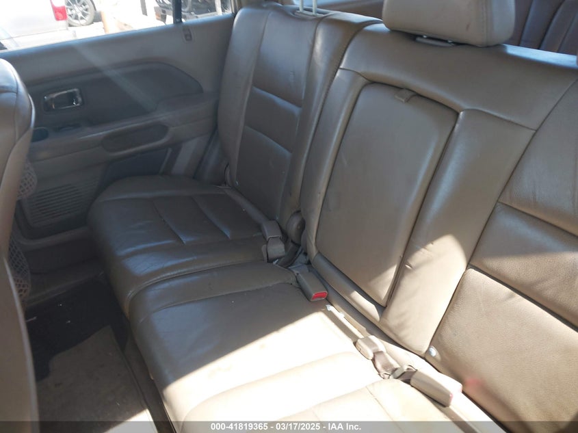 2006 HONDA PILOT VIN: 5FNYF28626B016118
