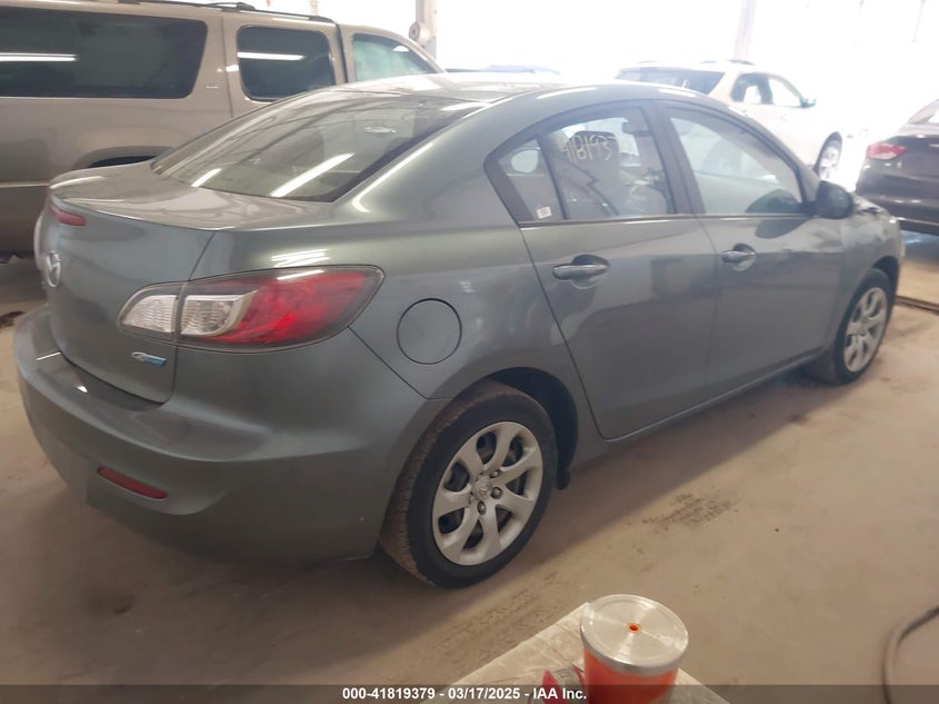 2013 MAZDA MAZDA3 VIN: JM1BL1U70D1755761