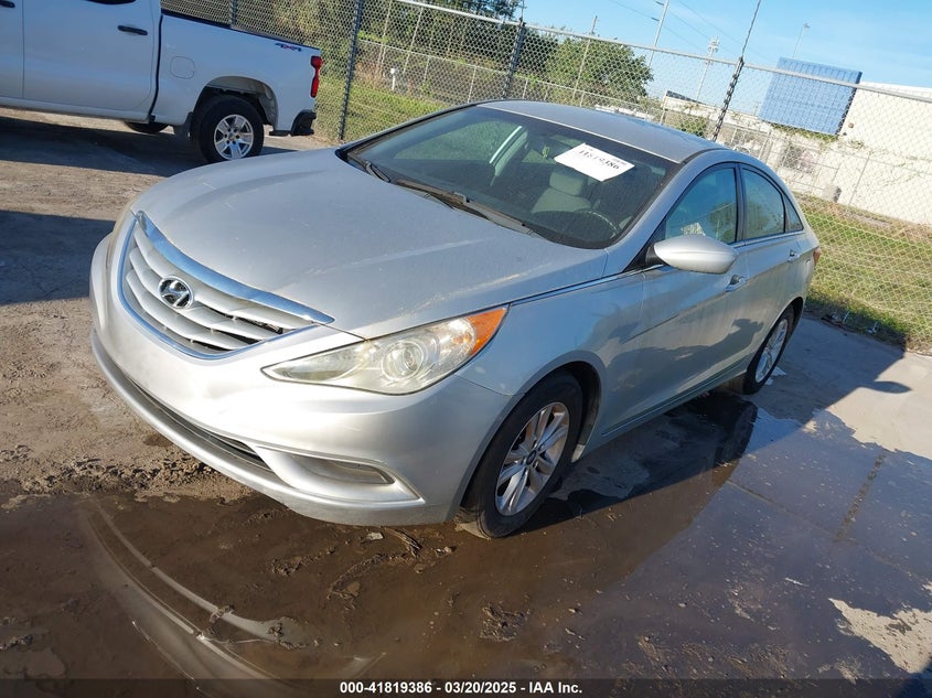 2013 HYUNDAI SONATA VIN: 5NPEB4AC4DH618303
