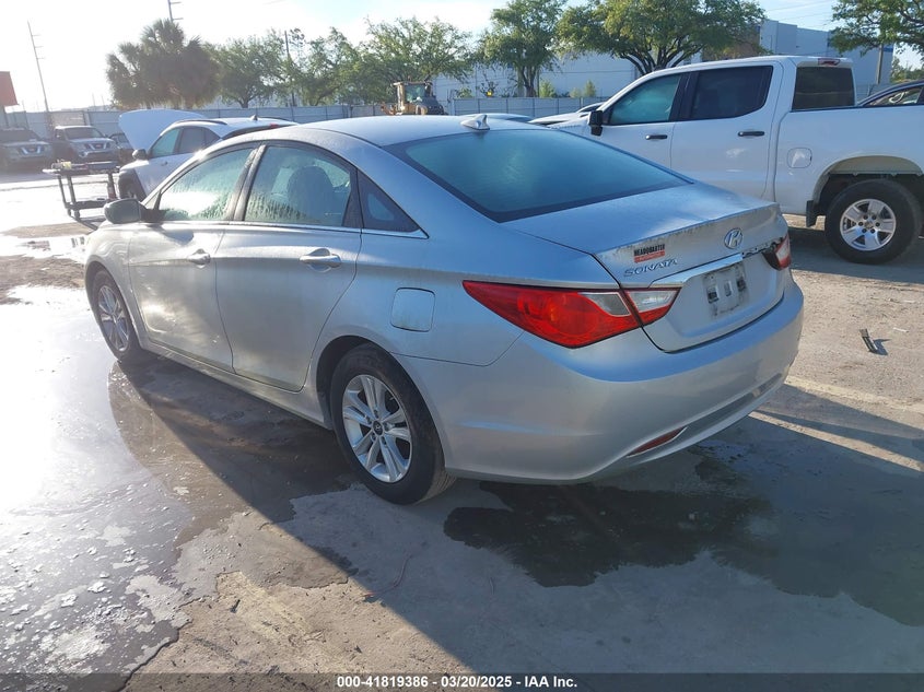 2013 HYUNDAI SONATA VIN: 5NPEB4AC4DH618303