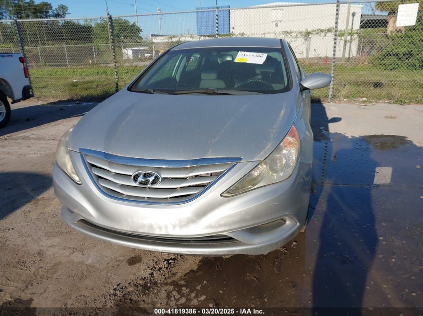2013 HYUNDAI SONATA VIN: 5NPEB4AC4DH618303