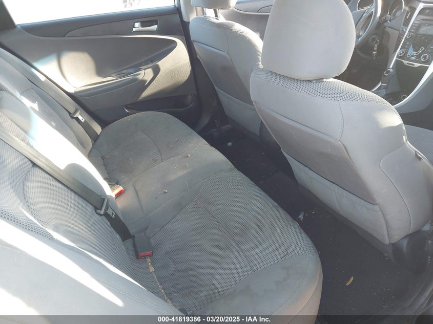 2013 HYUNDAI SONATA VIN: 5NPEB4AC4DH618303