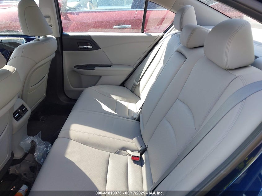 2013 HONDA ACCORD VIN: 1HGCR2F89DA043958