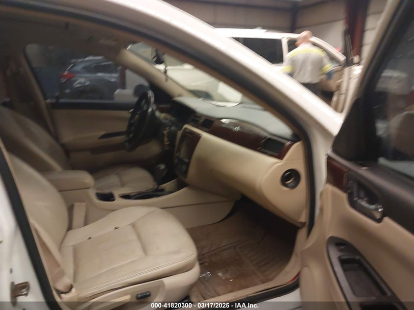 2010 CHEVROLET IMPALA VIN: 2G1WC5EM1A1208168
