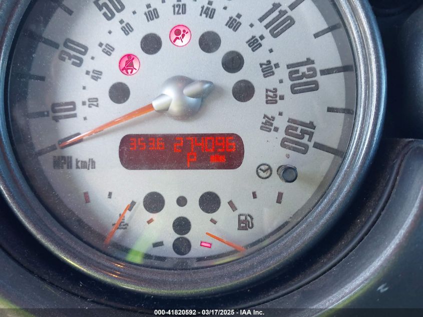 2006 Mini Cooper VIN: WMWRF33526TG15493 Lot: 41820592