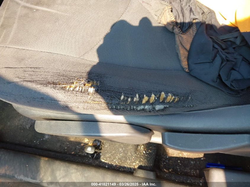 2011 Kia Soul + VIN: KNDJT2A23B7270423 Lot: 41821149