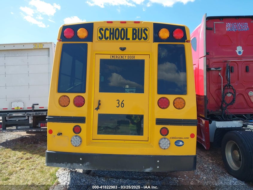 2023 Chevrolet Express Cutaway 4500 Van VIN: 1HA6GVB7XPN015174 Lot: 41822983