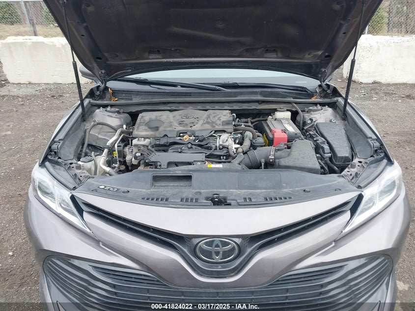 2018 TOYOTA CAMRY VIN: 4T1B11HK2JU619061